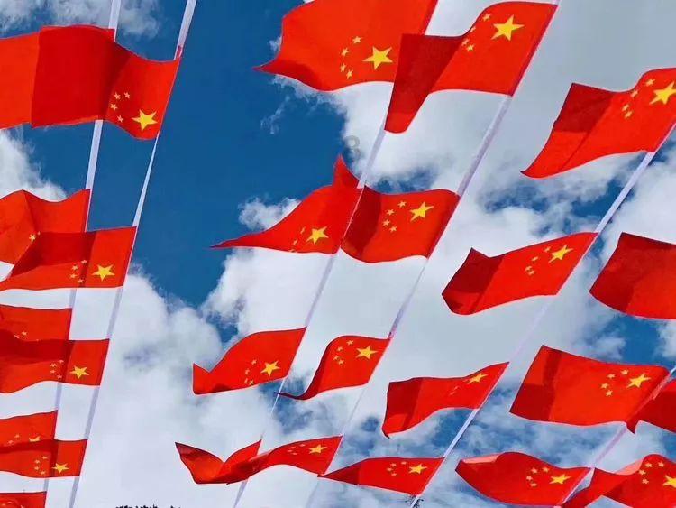 和一个比自己大很多的男朋友在一起是什么感受？游戏画面